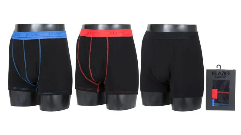 Svart med blå kontrast/Svart med röd kontrast/Svart.