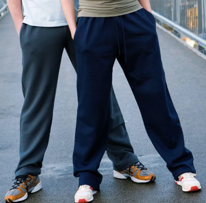 Camus joggingbyxa utan mudd på modell