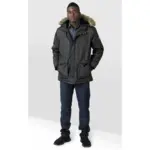 Modell där jackan är khakifärgad (1)