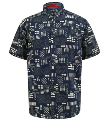 Navyblå skjorta med grafiskt mönster