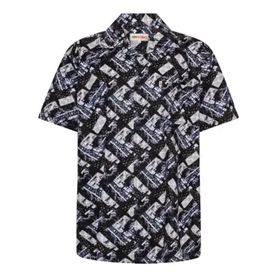 Skjorta i svart och vitt med grafiskt mönster